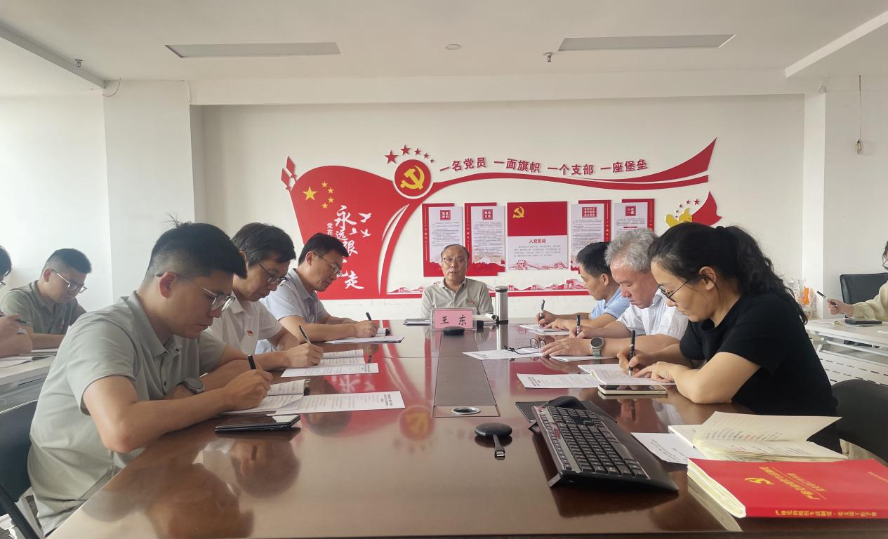 王东到党建联系点讲授专题党课并调研